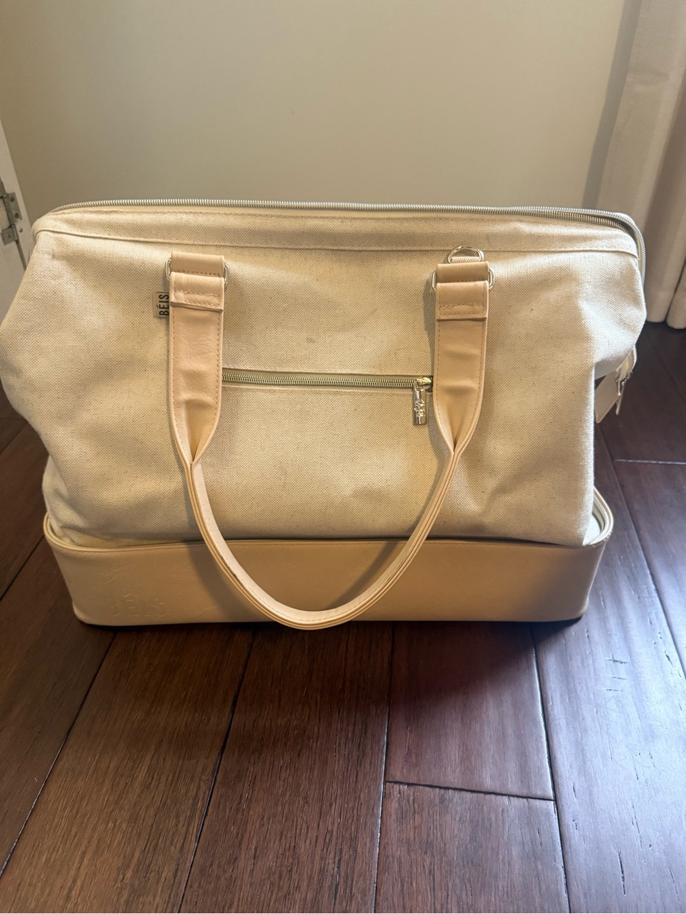 Beis Original Weekender Bag - Picture 2 of 3